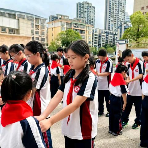 【党建＋大队】红领巾飘扬，梦想起航 | 上饶市第二十小学2025年新队员入队仪式圆满举行