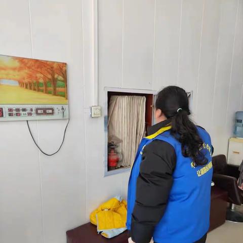 银浪街道银河社区开展安全检查工作