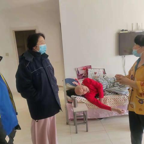 银浪街道银河社区节前走访养老机构