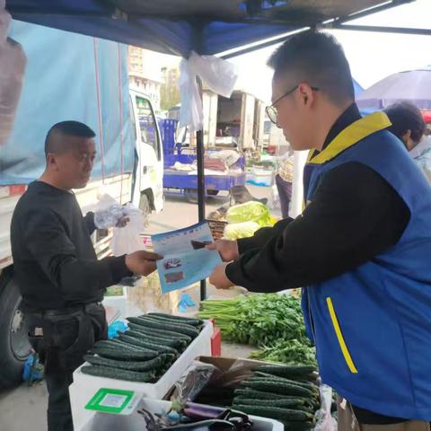 银河社区开展“防震减灾进集市 防范意识入人心”宣传活动