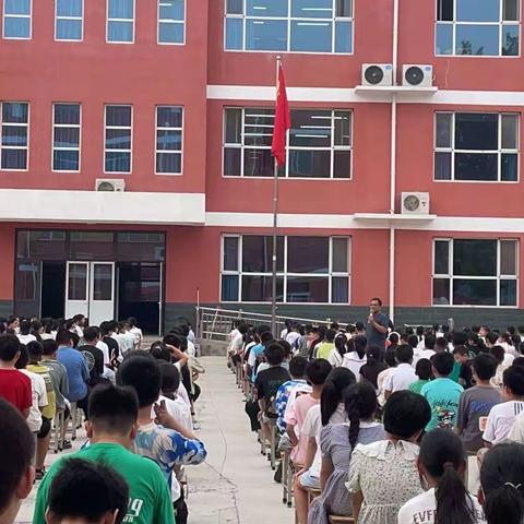 关爱学生幸福成长——中艾束学校应急疏散演练