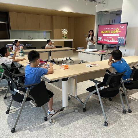 【同心文东】“e企向未来”楼宇党群服务站开展“童心同行 礼敬八一”活动