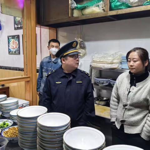 土门街道开展夜市检查