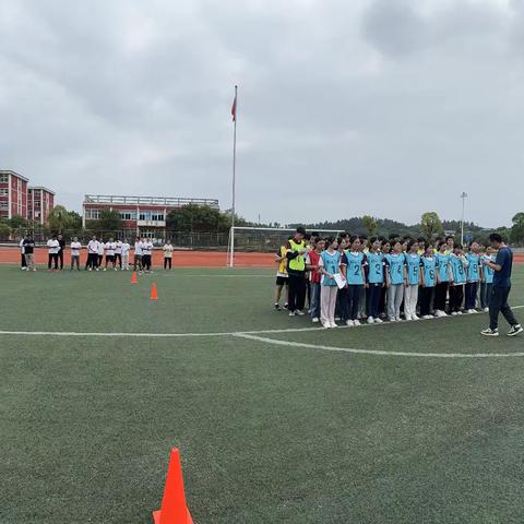 铅山二中体育示范课《魅力足球，精彩绽放》——教研活动2