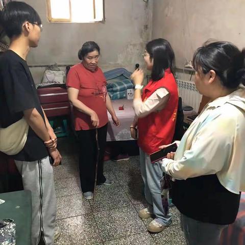 骚子营社区携手温馨家园入户慰问残疾人