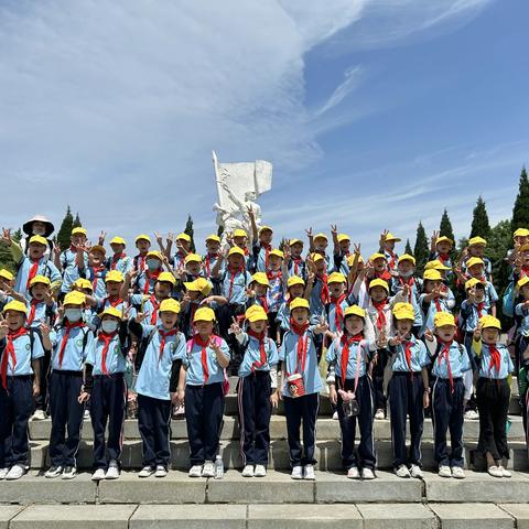 “弘扬爱国主义  培育时代新人”——西平县第三小学二二班研学旅行实践活动