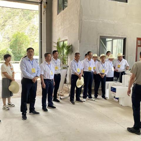 6月13日，县人大常委会主任马顺祥、常务副县长张俊义带部分县人大代表来我厂观摩检查指导工作。