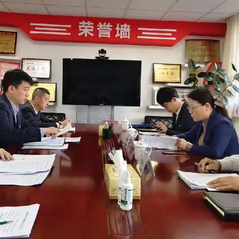 包头分行任晓芳副行长一行深入林荫路支行调研指导工作