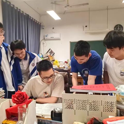 【G2103班一长沙市田家炳实验中学】愿少年 乘风破浪 他日毋忘化雨功