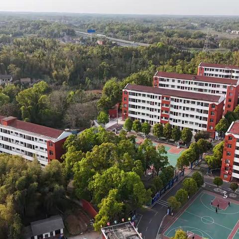 益阳高平迎丰中学2026级高一年级新生招生启动！