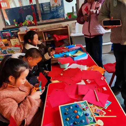 迎新年，趣味剪窗花