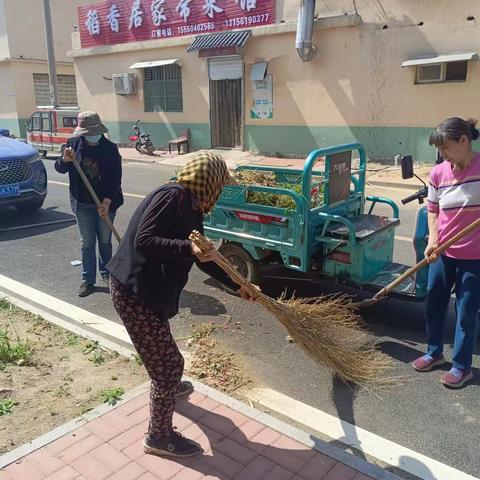 七里铺村为“迎接国家卫生城市复审”积极动员“两委”、公益岗大清扫除四害活动