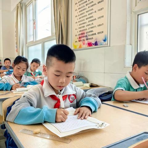 书写经典     墨香校园 -----东张村小学硬笔书法大赛圆满结束