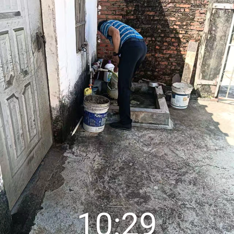 那大镇屋基村委会开展预防基孔肯雅热病毒“清洁家园 防蚊灭蚊”夏秋季爱国卫生百日专项行动