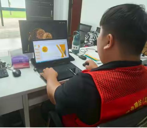海南就业驿站文昌东路站开展2025年百日千万招聘专项行动暨政策宣讲直播活动