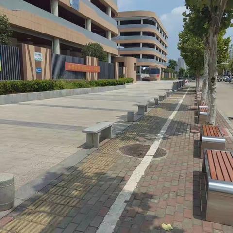 小工程  大民生 ——庐城城区小学家长等候区温馨上线