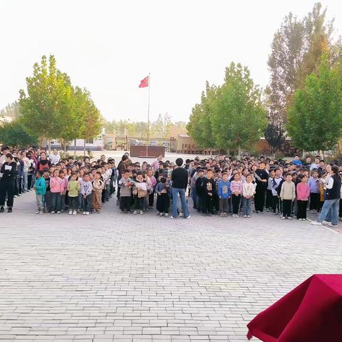 任丘市北辛庄学区第三中心小学秋季运动会颁奖仪式