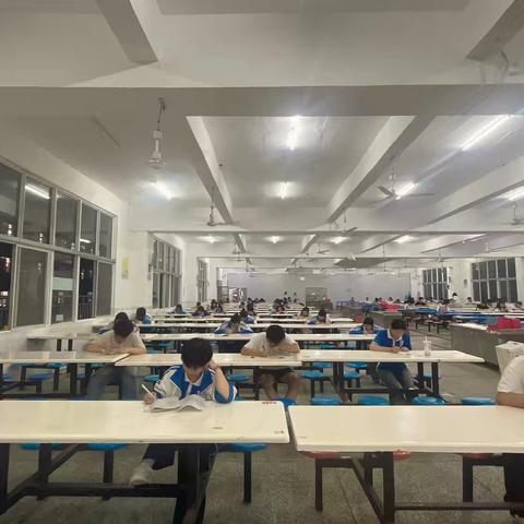 诗文竞技，墨香满堂——高二下学期语文学科知识竞赛圆满落幕
