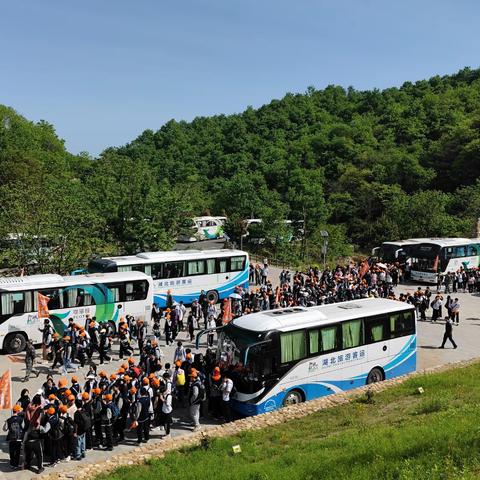 曾都区实验初级中学“探秘远古圣迹 践行文明之光”研学旅行