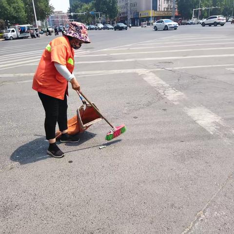 不惧“烤”验，“洁”尽全力守护城市美丽