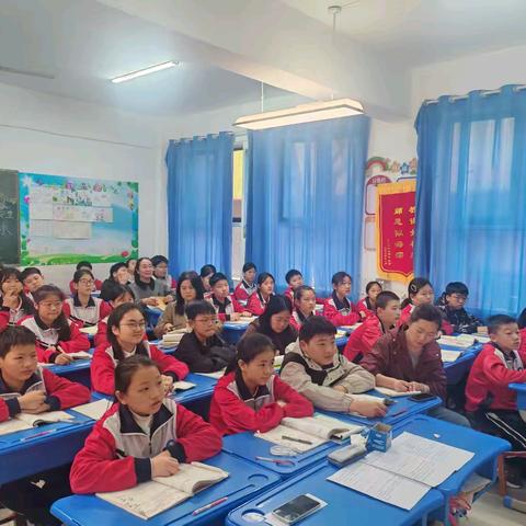 品《马诗》韵味，探教学良方——记一场精彩的听评课活动