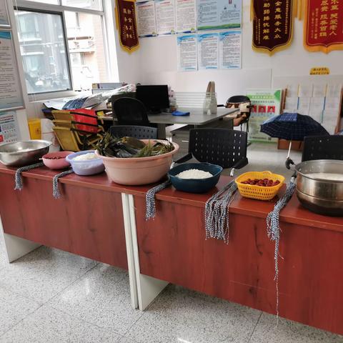 佳节迎端午 义诊守健康——华著中城社区便民志愿服务暖心开摊