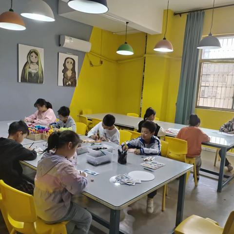 23秋橙子美术周日动漫班第四课作品展示—《复习眼睛的表达》