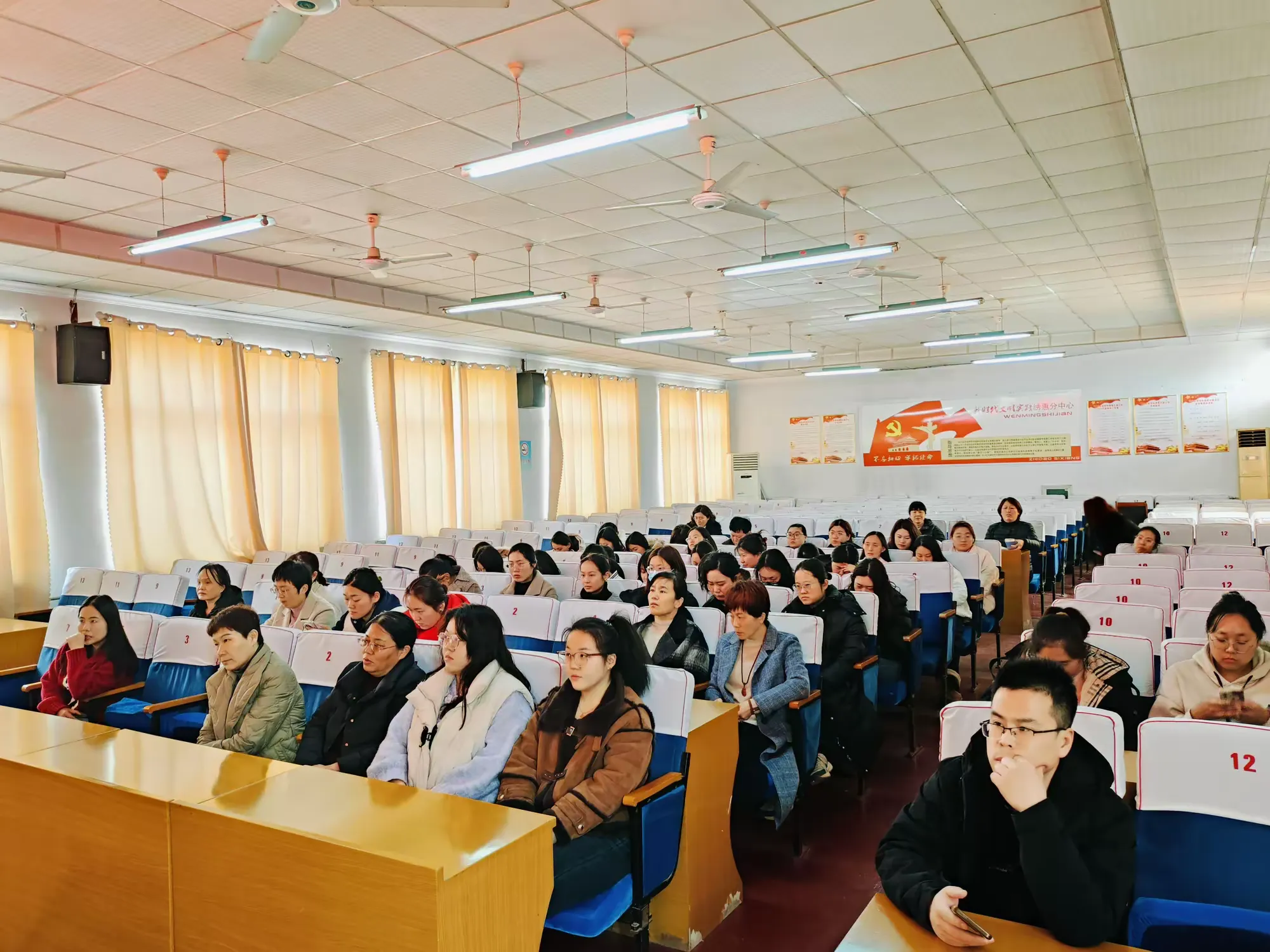 简篇-展巾帼风采 激奋进豪情——绣惠街道开展庆国际妇女节系列活动