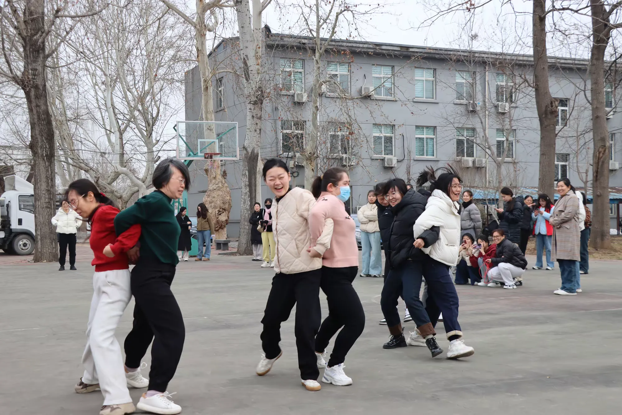 简篇-展巾帼风采 激奋进豪情——绣惠街道开展庆国际妇女节系列活动
