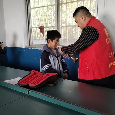 百般乐器  唢呐为王 ——庙王小学唢呐社团