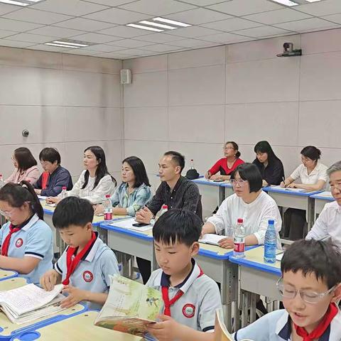 数字教材赋能量 优质课堂谱新篇——西平县第二小学开展“数字教材创新应用”观摩教学活动