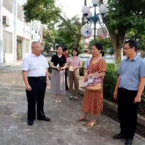 重温峥嵘岁月 立德树人守初心——记于都县人大常委会主任罗高波同志莅临实验小学上思政课