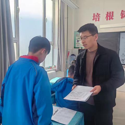 书香润童心，验收促成长 ——新建小学六年级迎书香班级检查