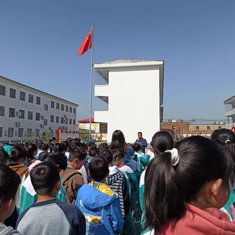 【西闫教育】学雷锋精神     做时代新人-----西闫乡中心小学举行“学雷锋活动月”总结表彰会