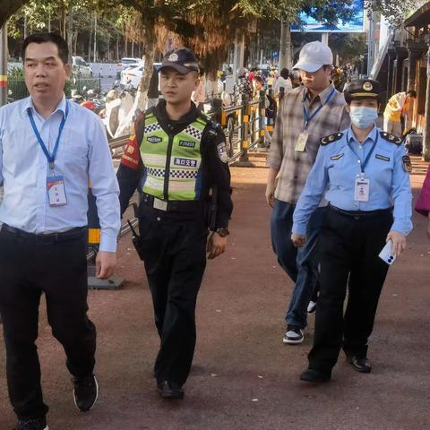 [琼山护苗行动]海口市琼山第五小学联合区交警中队、区综治执法局、滨江街道办开展校园周边环境问题专项整治工作