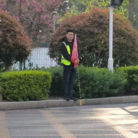 临沂一小东关校区四年级3班爱心护学岗