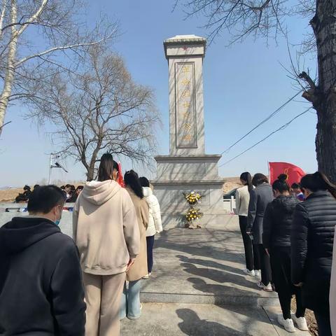 不忘初心奠英魂，牢记使命传精神——龙井市德新联校清明节祭扫活动