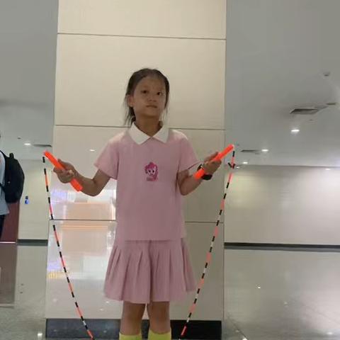 运动一“夏”，“绳”彩飞扬——南苏曹小学暑假体育家庭作业跳绳展示活动