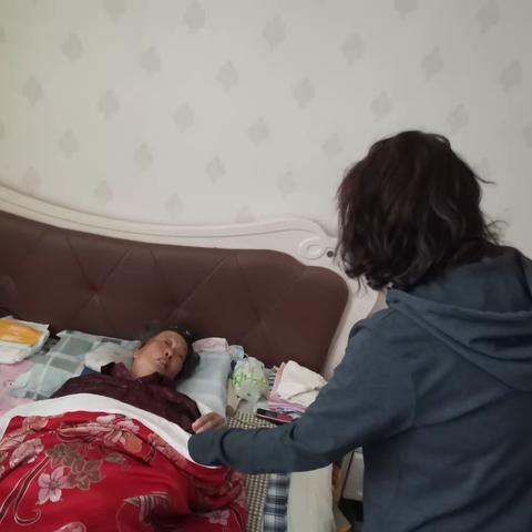 关爱残疾人     真情暖人心