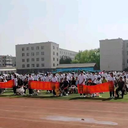 十八而志  启航未来        ——张家口市实验中学举办高二年级学生十八岁成人礼