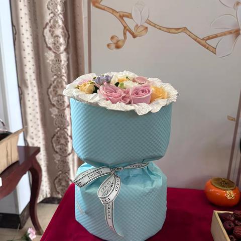 龍寶、琬婷订……婚……啦……