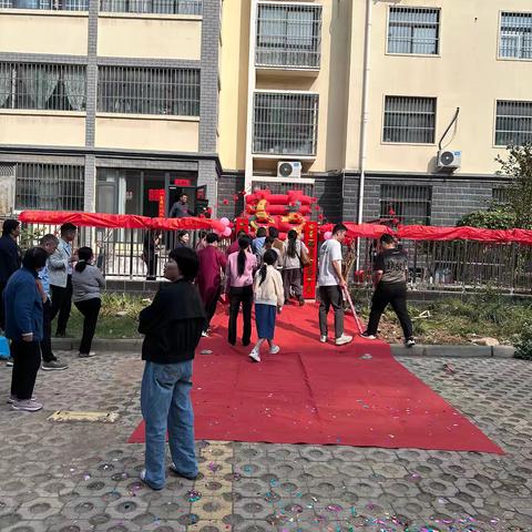 邻家锁呐滴滴的吹，帅哥抱得美人归