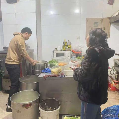 “岁末年初保平安”，民生路街道哈量三社区开展安全生产大排查！