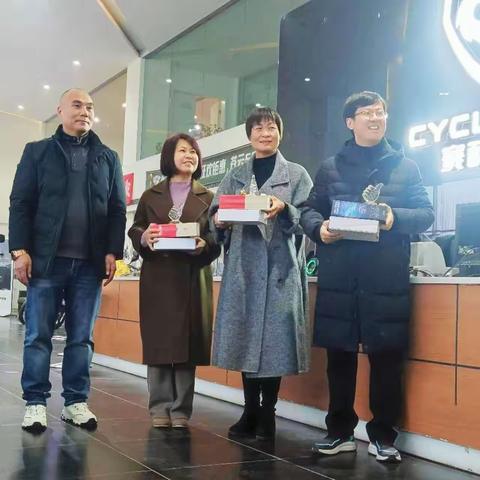 东大商会跨年特别活动 “以书代言”