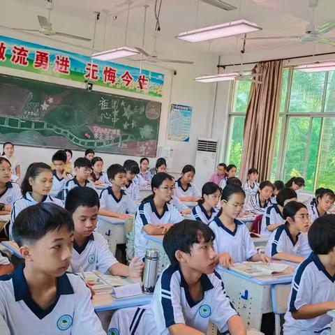 以研促教，共探英语教学新路径——英语科组研讨课及评课活动纪实