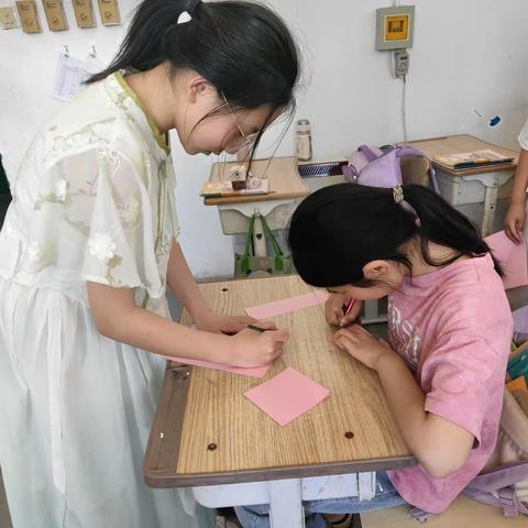 浓情五月 感恩母爱——西街小学母亲节系列活动