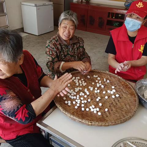 “倡树文明新风，共建美好乡村”——香山湖管理区水塝村开展5月“孝老敬老”爱心饺子宴活动
