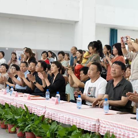 童趣运动  悦享成长   ——僧楼中心幼儿园幼儿团体操展演活动