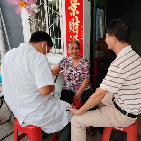 吉阳区田独卫生院党支部开展万名党员连万家、民意诉求马上办志愿服务活动