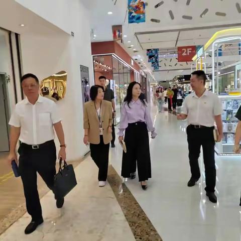 代表零距离问需万达，精准服务赋能商圈发展